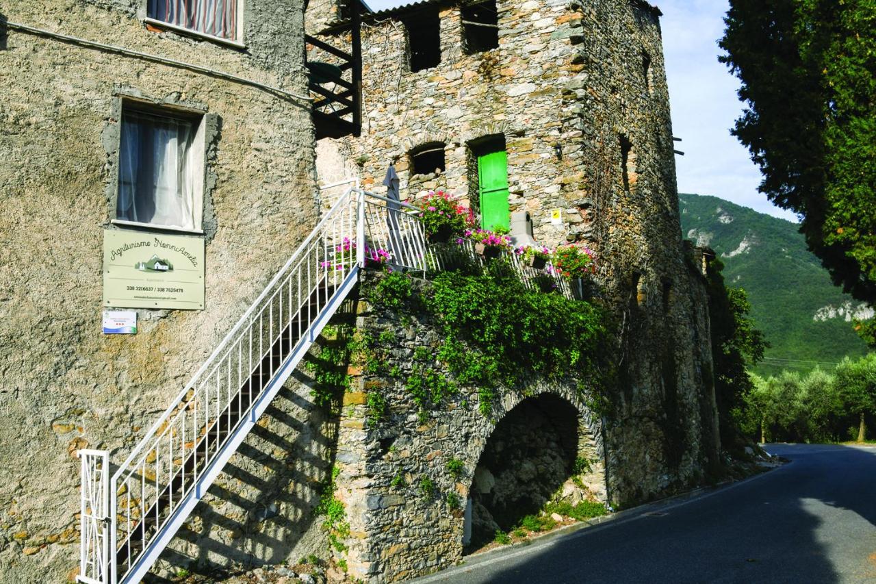 Agriturismo Nonnamelia Nasino Exteriör bild