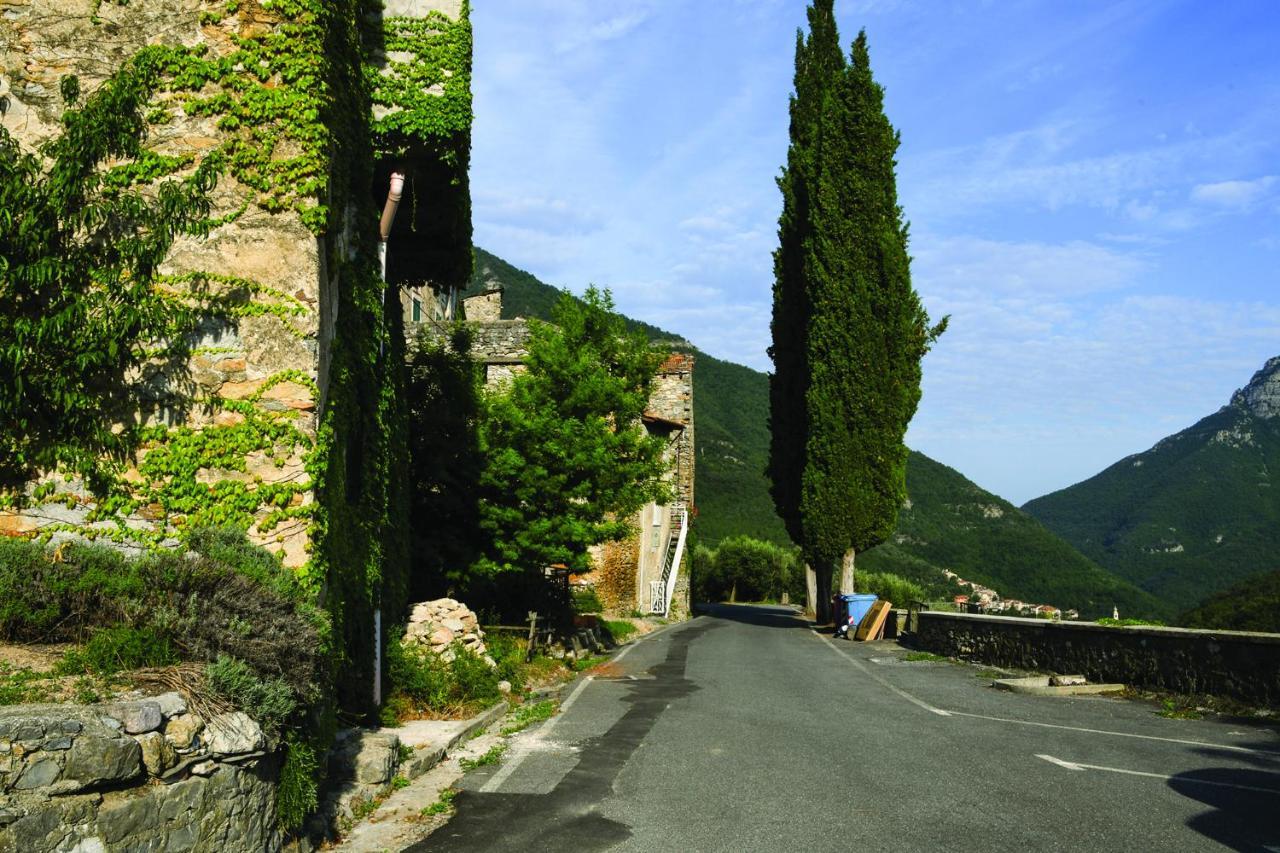 Agriturismo Nonnamelia Nasino Exteriör bild