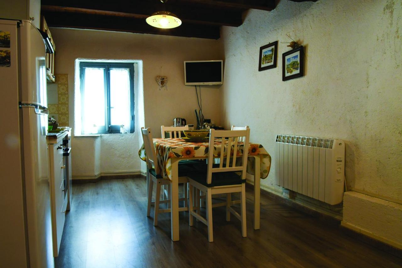 Agriturismo Nonnamelia Nasino Exteriör bild