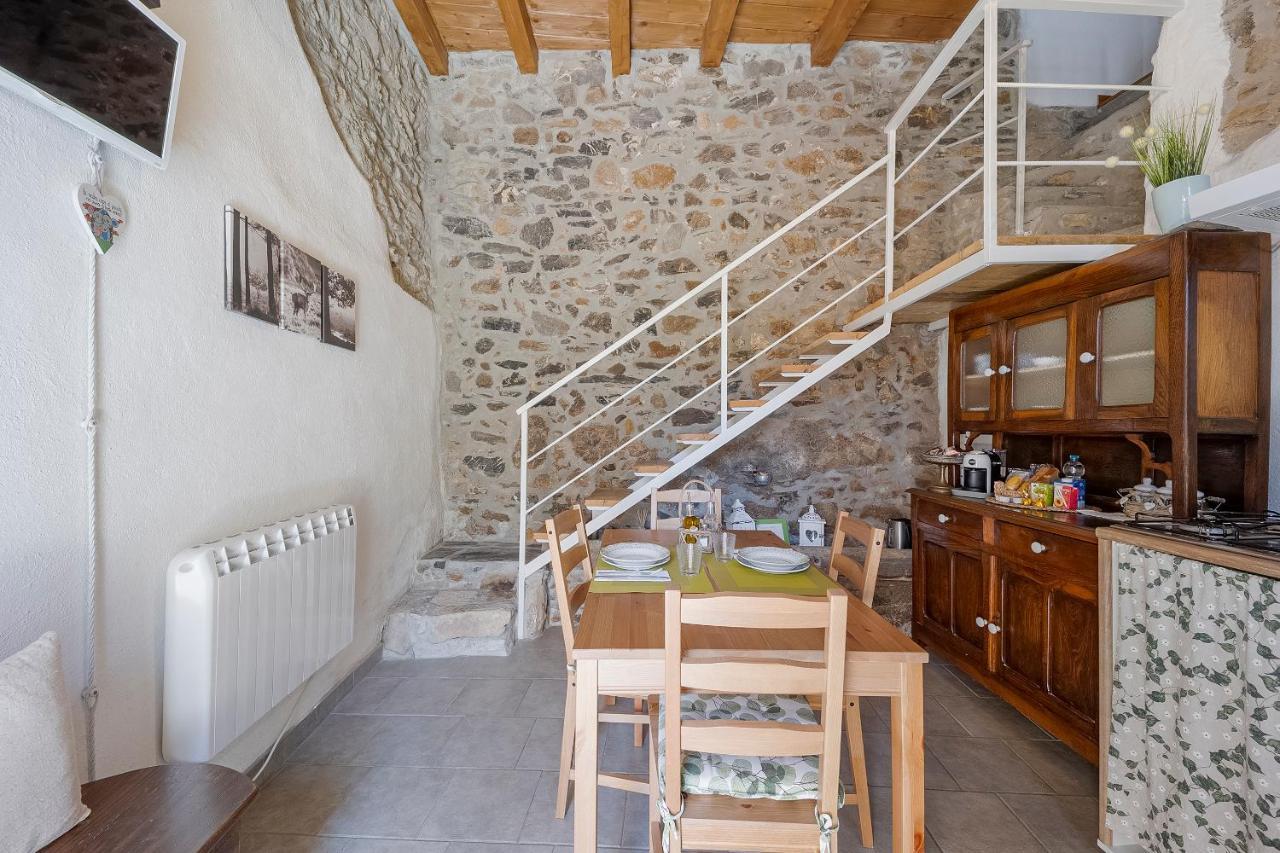 Agriturismo Nonnamelia Nasino Exteriör bild